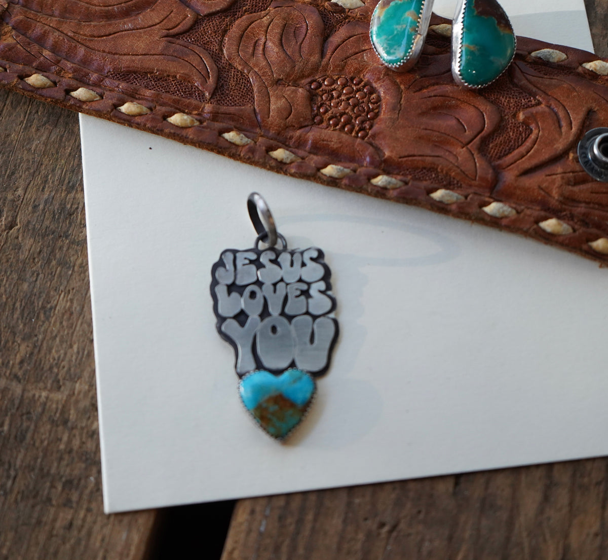 JESUS LOVES YOU - Pendant